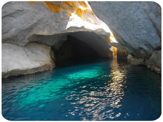 Ponza, L'isolana, grotta di circe