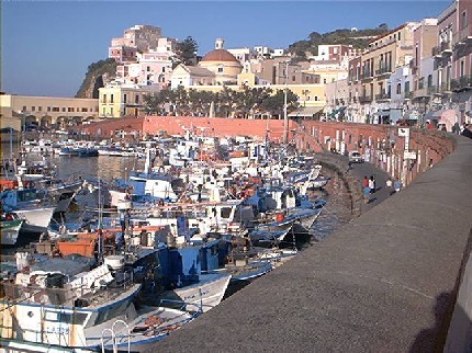 Ponza, L'Isolana, Porto Ponza, L'Isolana, Porto