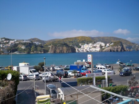 Ponza, L'Isolana, Corso 1