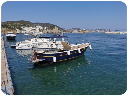 Ponza. L'Isolana, pezzogna Ponza. L'Isolana, pezzogna