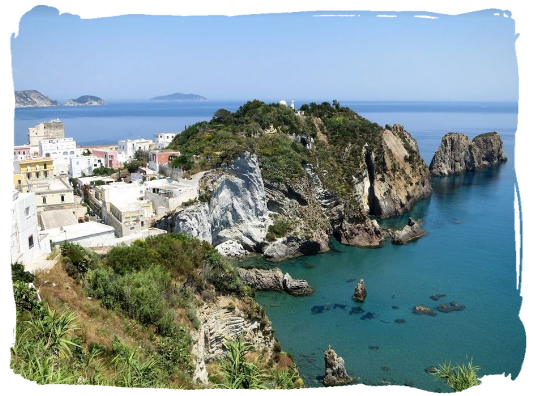 Ponza, L'Isolana, faraglioni della madonna