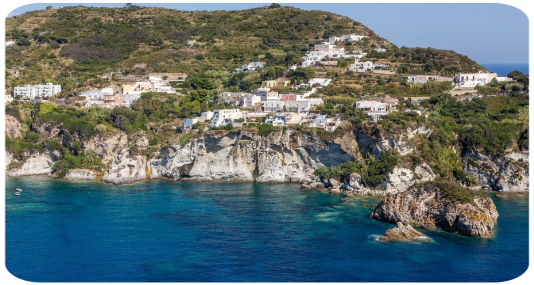 Ponza, L'Isolana, cala dell'acqua Ponza, L'Isolana, cala dell'acqua