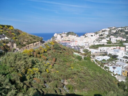 Ponza, L'Isolana, Paola