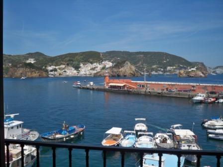 Ponza, L'Isolana, Porto Sotto